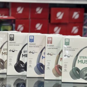 عنوان: 🎧 با هدفون STEREO، موسیقی رو با تمام وجود حس کن! دنبال یه هدفون می‌گردی که جیبت رو خالی نکنه ولی کیفیت صداش هم از اون مدل‌های معمولی بهتر باشه؟ 🤔 هدفون بی‌سیم STEREO دقیقاً همون چیزیه که دنبالشی! ✅ بدون سیم و بدون دردسر: با بلوتوث راحت وصل میشه. ✅ صدای شفاف و باکیفیت: مخصوص گوش دادن به آهنگ‌های مورد علاقه‌ات. ✅ راحتی بی‌نظیر: اونقدر سبکه که یادت میره روی گوشته! مناسب برای: ورزش، مطالعه، مکالمه و استفاده روزمره در مترو و اتوبوس. 🏃‍♂️📚 🚀 همین حالا سفارش بده و لذت شنیدن رو دوچندان کن!
